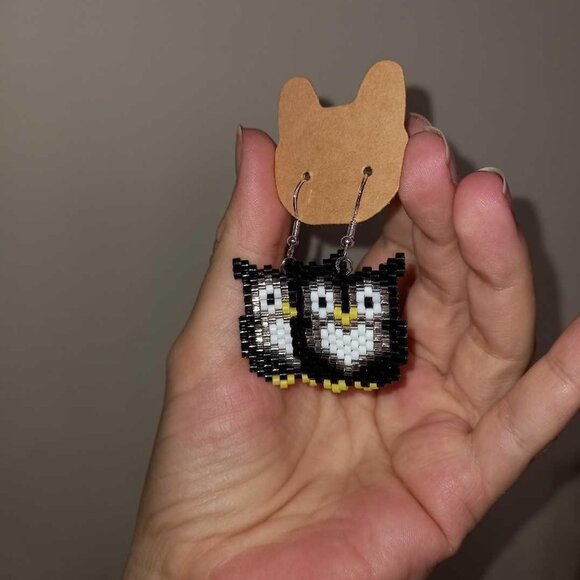 🦉 Handmade Beaded Owl Earrings - Silver Plated Hooks 🦉 - Picture 6 of 6
